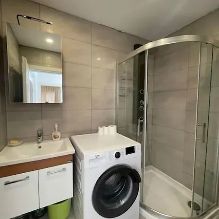 Evalacati - Stylish Flat Yellow Appartement *
