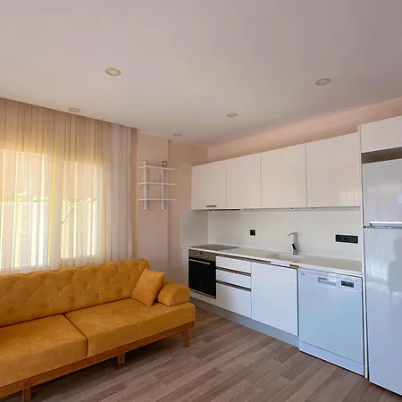 Evalacati - Stylish Flat Yellow Lägenhet Çeşme